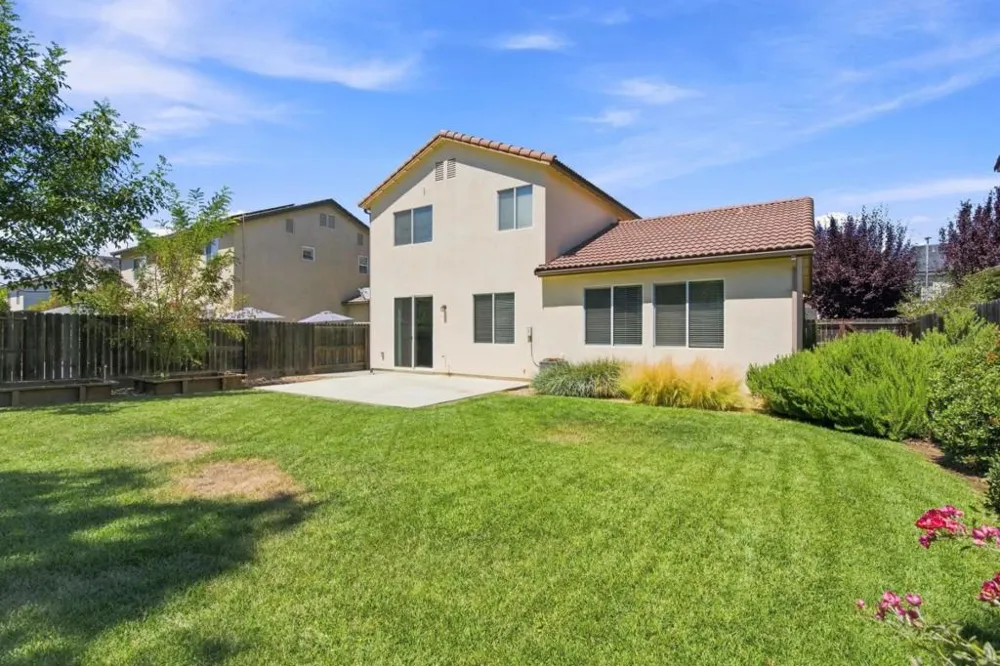 1631 Panorama Drive Hollister, CA 95023