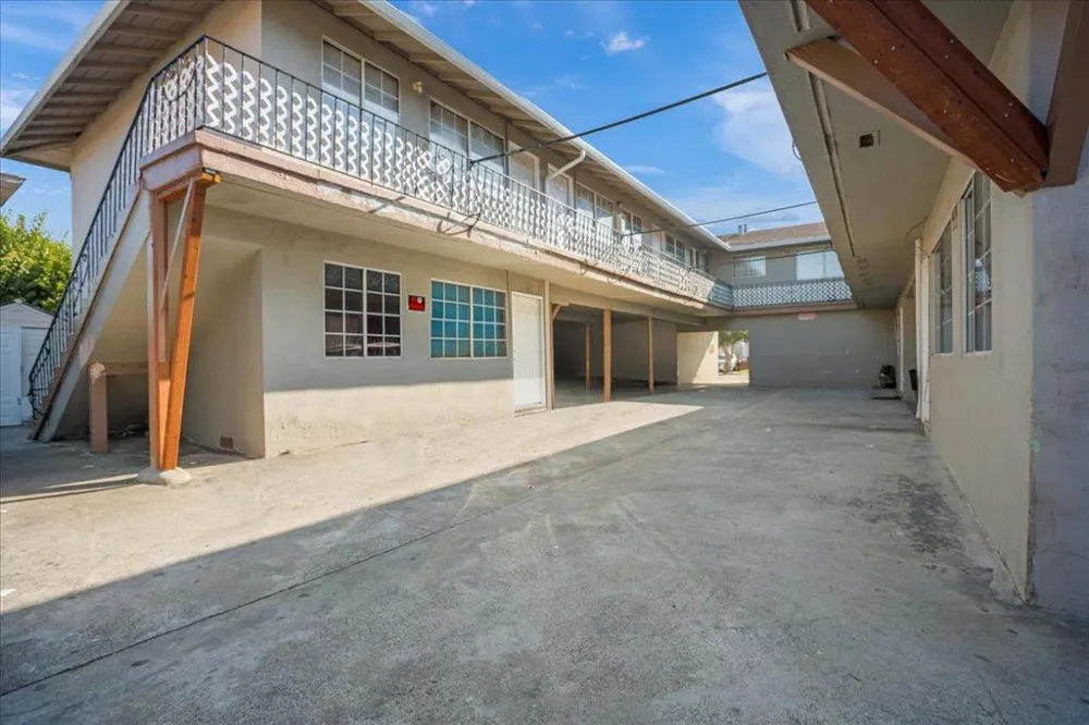 1101 Tilton Avenue San Mateo, CA 94401