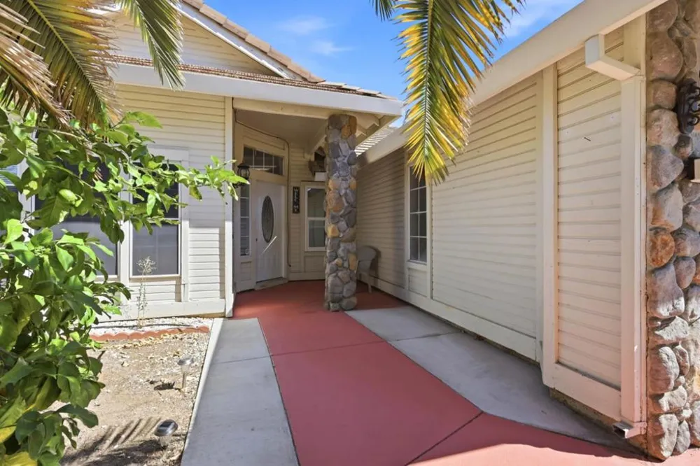 8947 Giant Panda Drive Sacramento, CA 95829