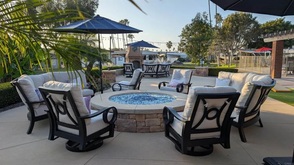 7315 San Luis Street Carlsbad, CA 92011