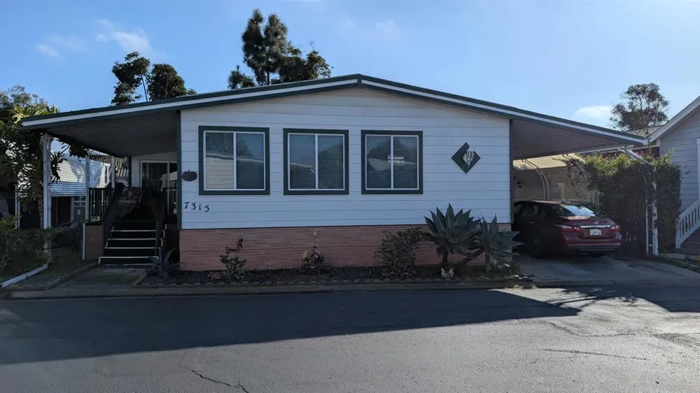 7315 San Luis Street Carlsbad, CA 92011