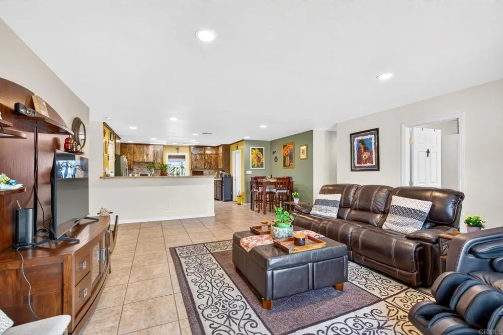 1045 S Magnolia El Cajon, CA 92020