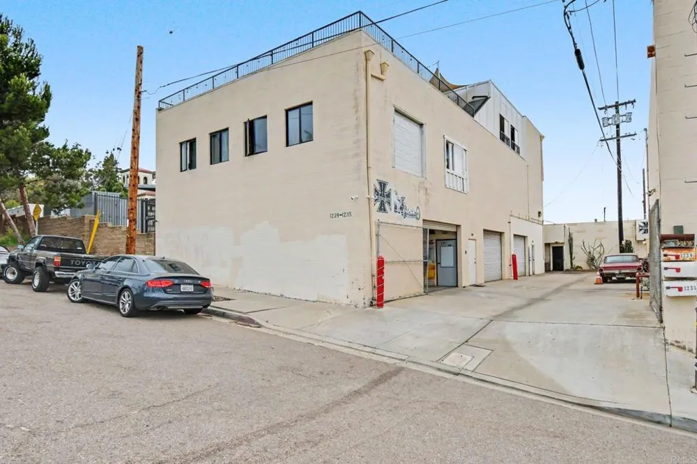 1235 Cushman Ave San Diego, CA 92110