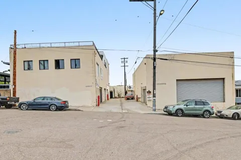 1235 Cushman Ave