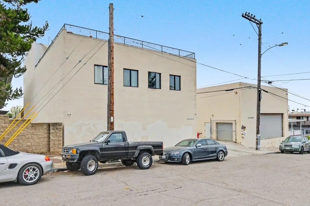 1235 Cushman Ave San Diego, CA 92110