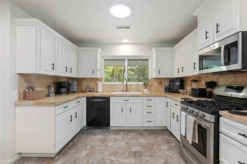 56 La Vuelta Montecito, CA 93108