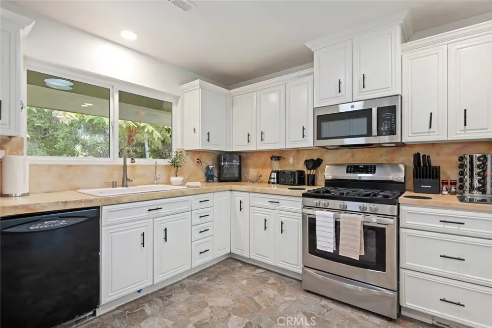 56 La Vuelta Montecito, CA 93108