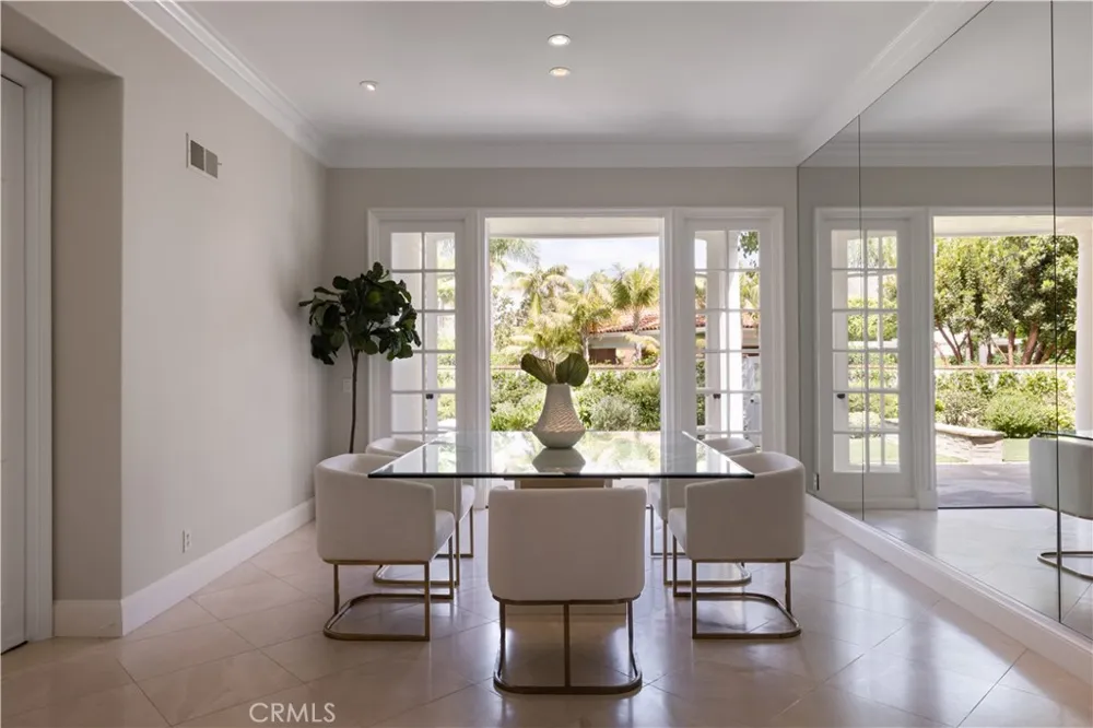 26 Belcourt Newport Beach, CA 92660