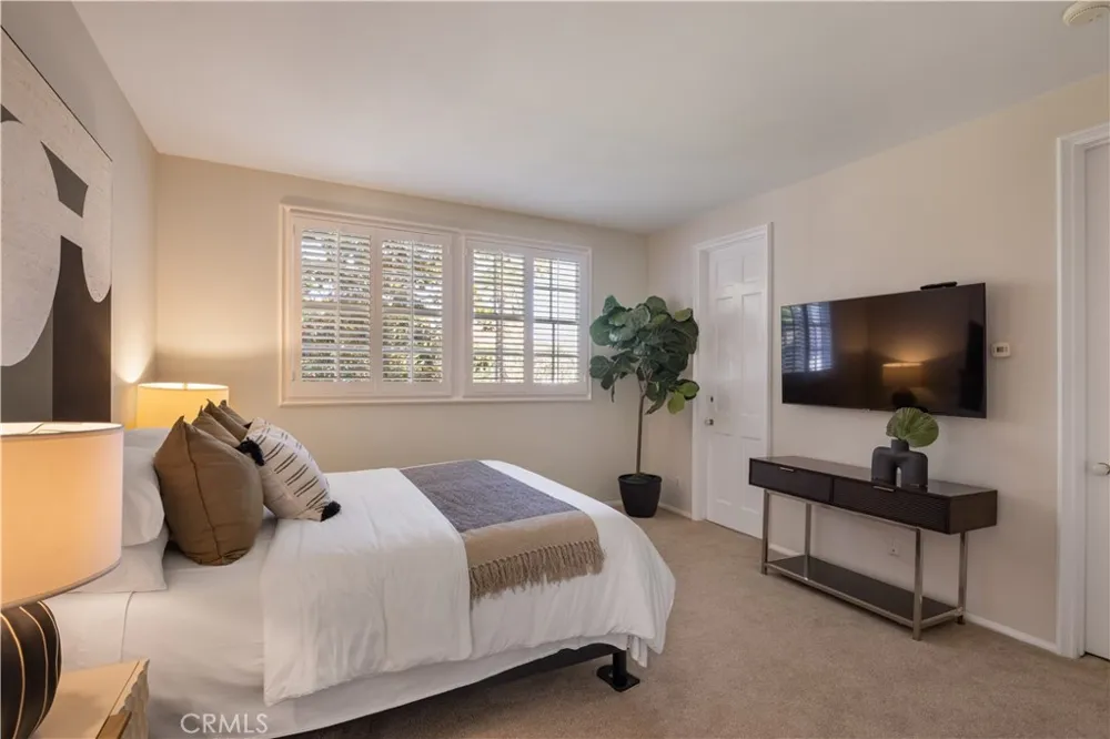 26 Belcourt Newport Beach, CA 92660