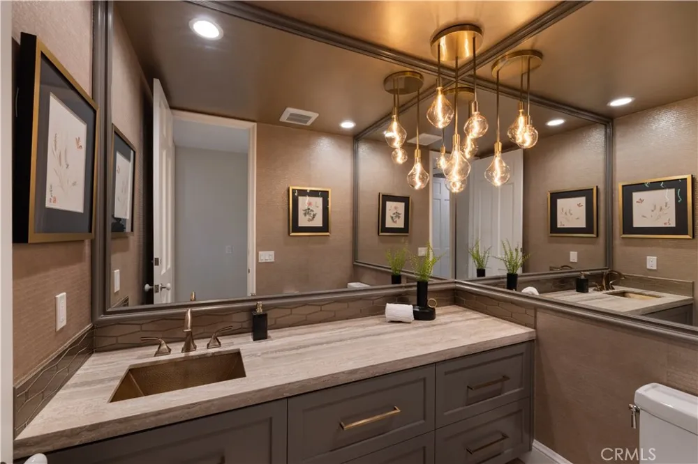 26 Belcourt Newport Beach, CA 92660