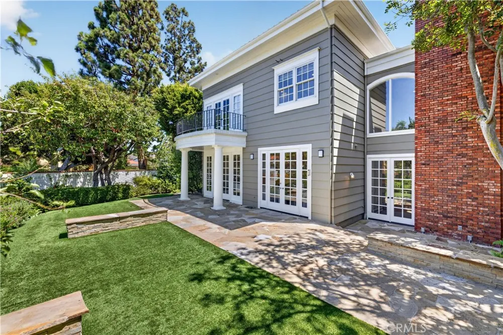 26 Belcourt Newport Beach, CA 92660