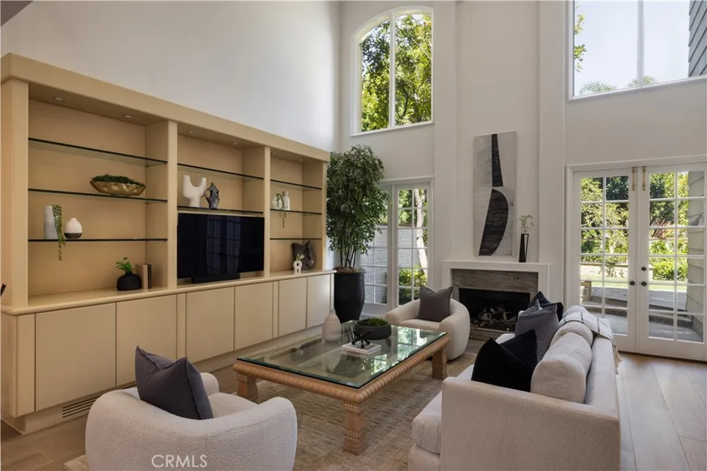 26 Belcourt Newport Beach, CA 92660