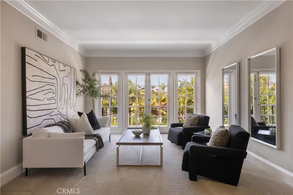 26 Belcourt Newport Beach, CA 92660
