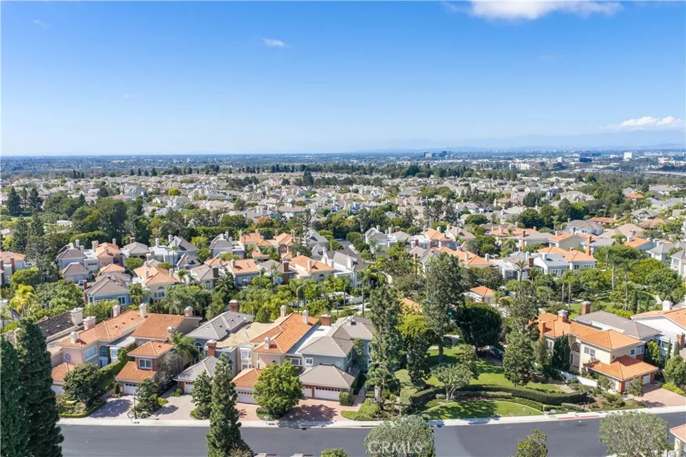 26 Belcourt Newport Beach, CA 92660