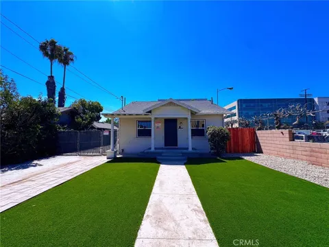 938 W 82nd Street