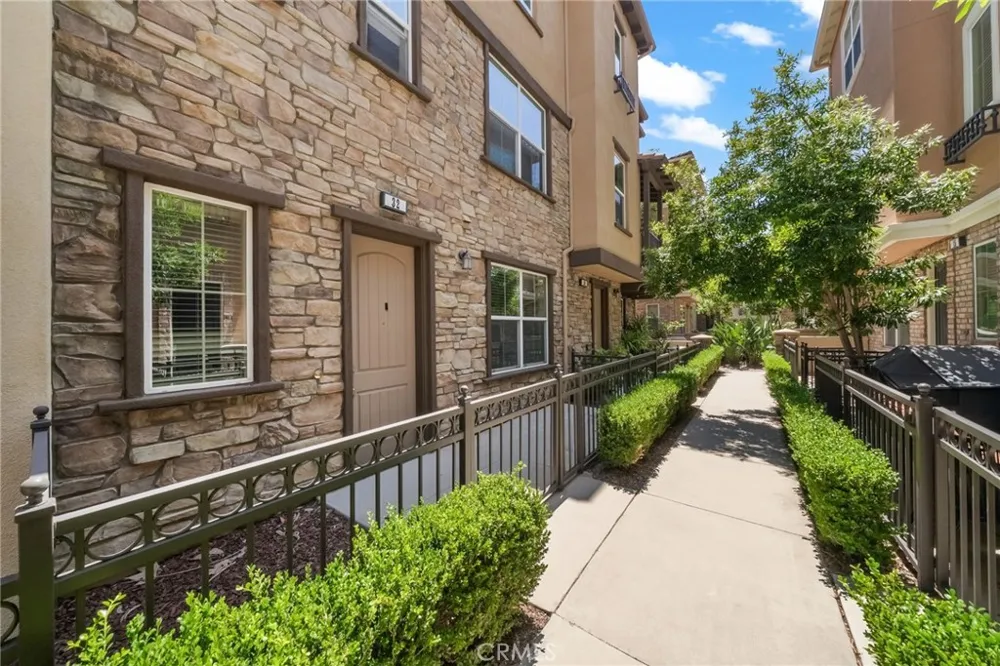 32 Aliso Ridge Mission Viejo, CA 92691