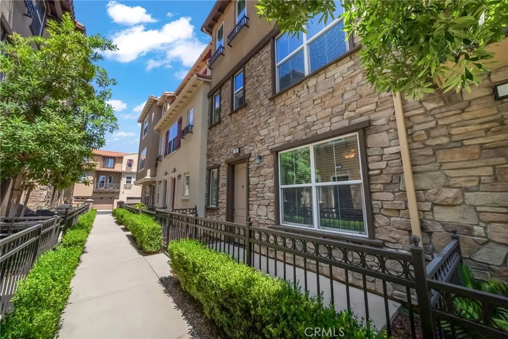 32 Aliso Ridge Mission Viejo, CA 92691