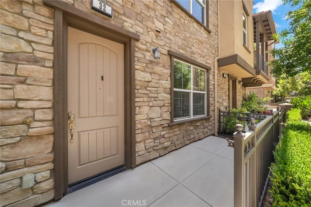 32 Aliso Ridge Mission Viejo, CA 92691