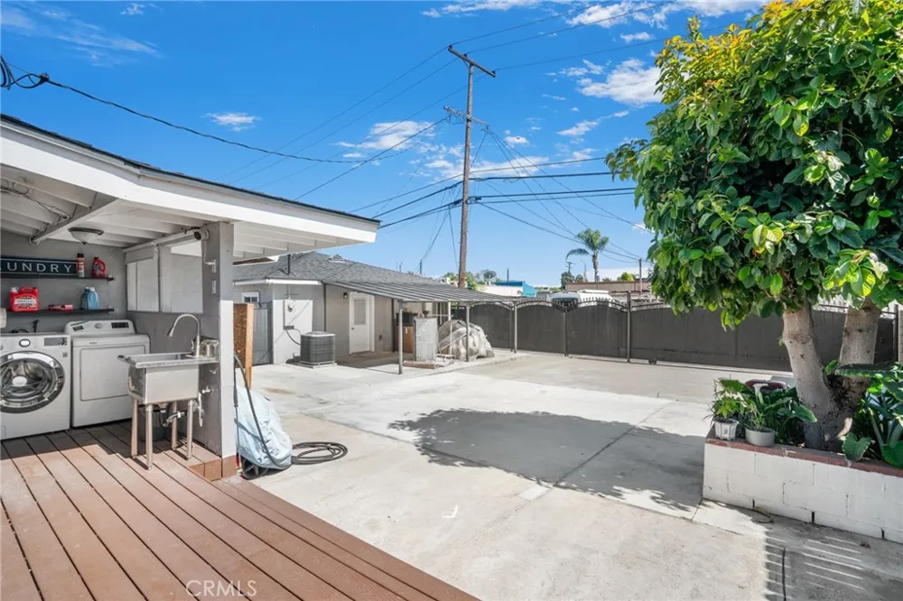 8082 18th Westminster, CA 92683