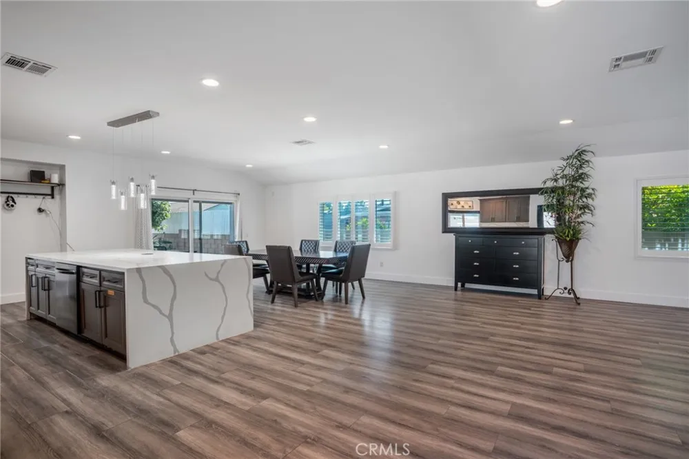 8082 18th Westminster, CA 92683