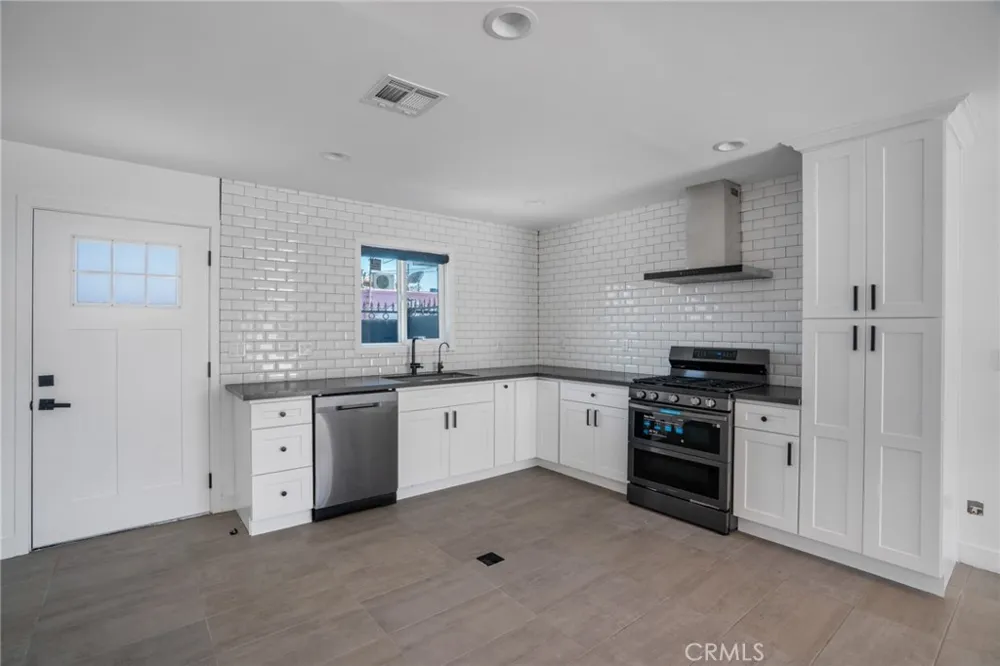 8082 18th Westminster, CA 92683
