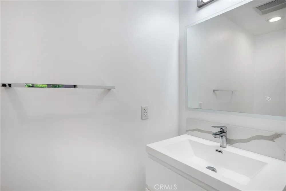 8082 18th Westminster, CA 92683