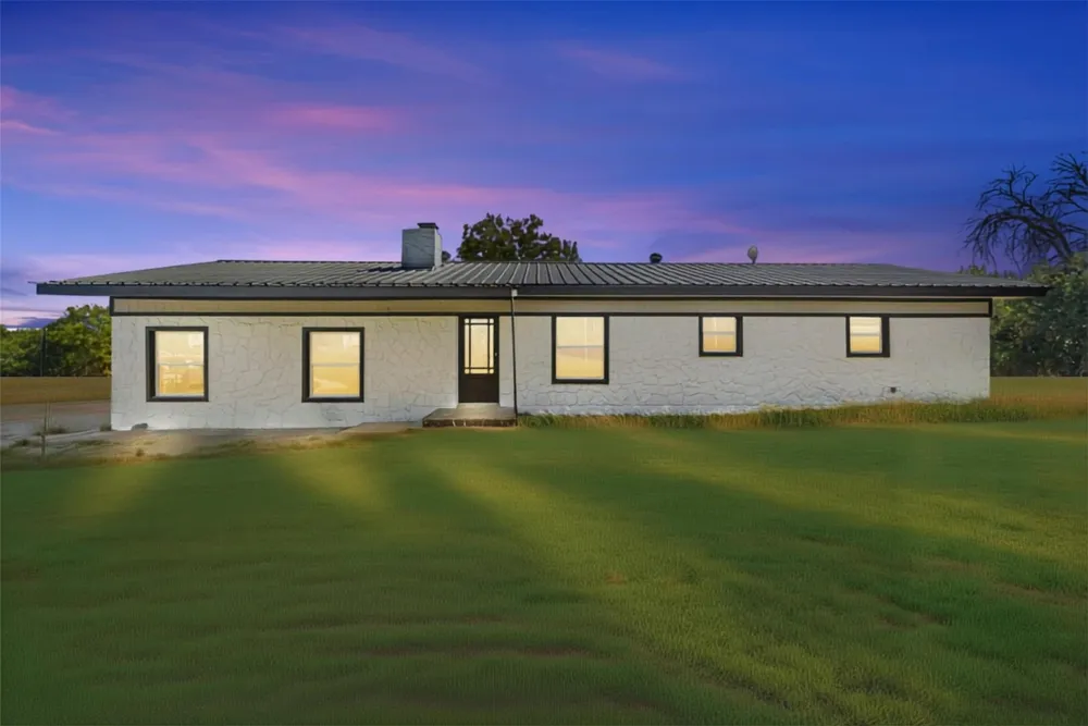 170 High Ridge Drive Azle, TX 76020
