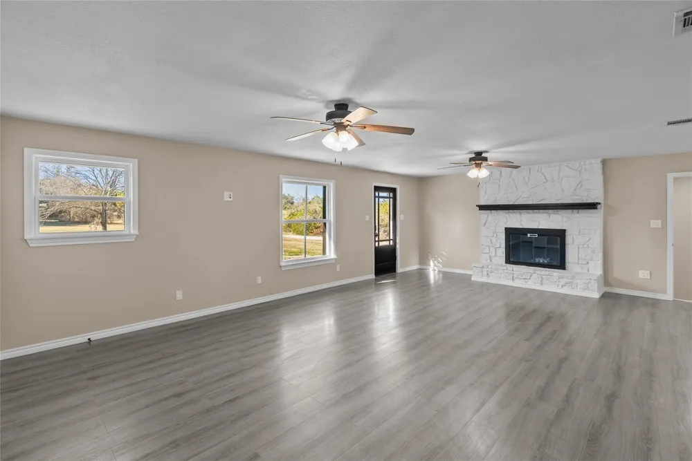 170 High Ridge Drive Azle, TX 76020