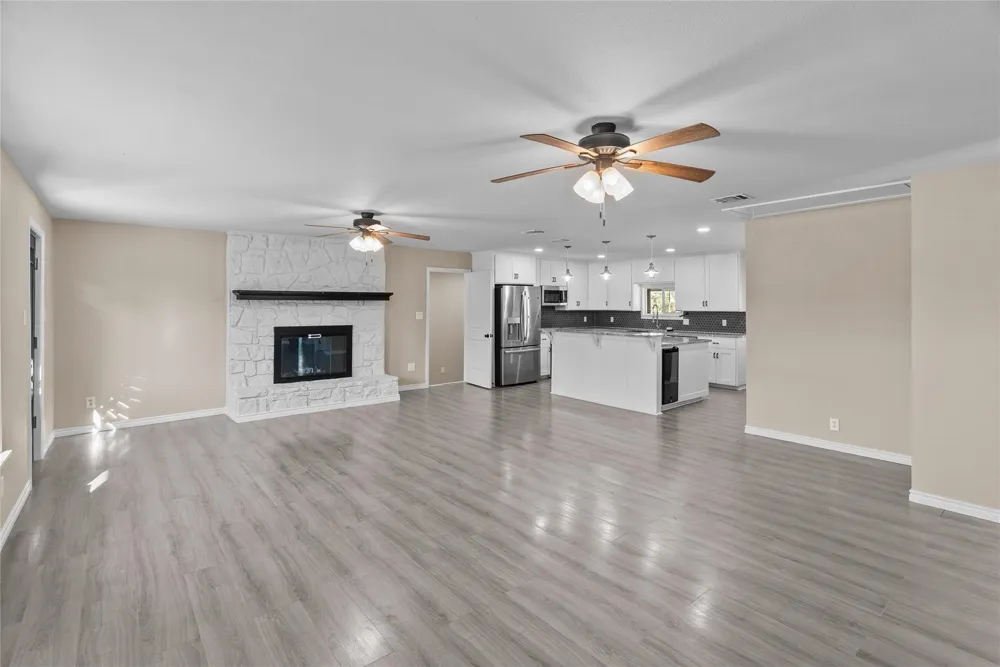170 High Ridge Drive Azle, TX 76020
