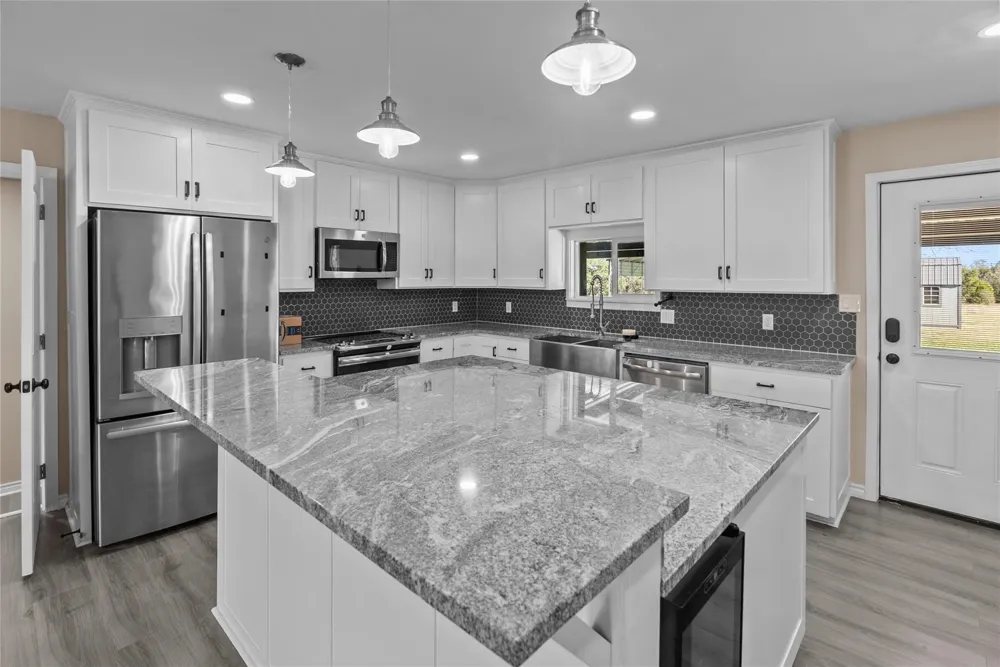 170 High Ridge Drive Azle, TX 76020