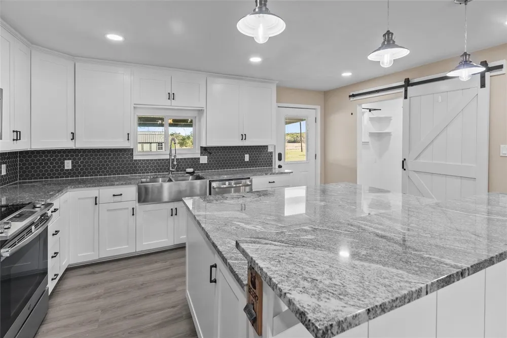 170 High Ridge Drive Azle, TX 76020