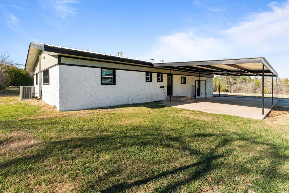 170 High Ridge Drive Azle, TX 76020