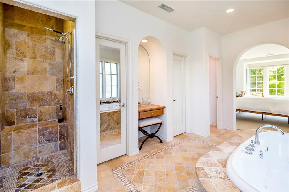 6 Gentle Breeze Newport Coast, CA 92657