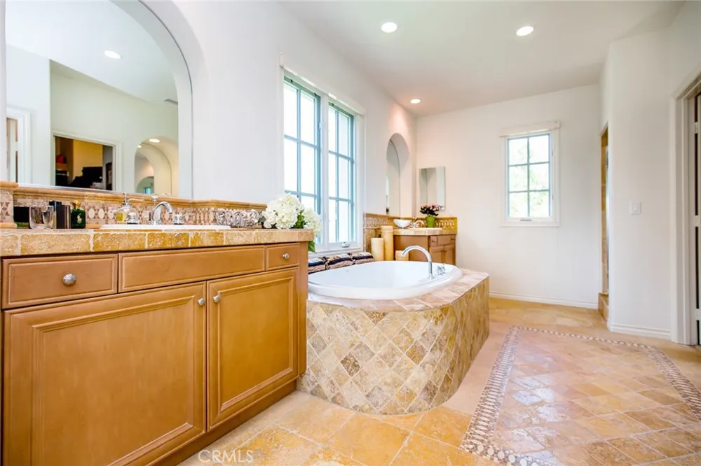 6 Gentle Breeze Newport Coast, CA 92657