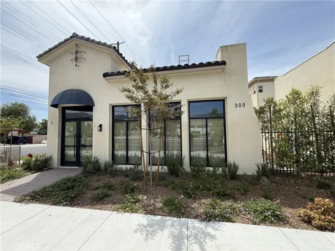 300 W Foothill