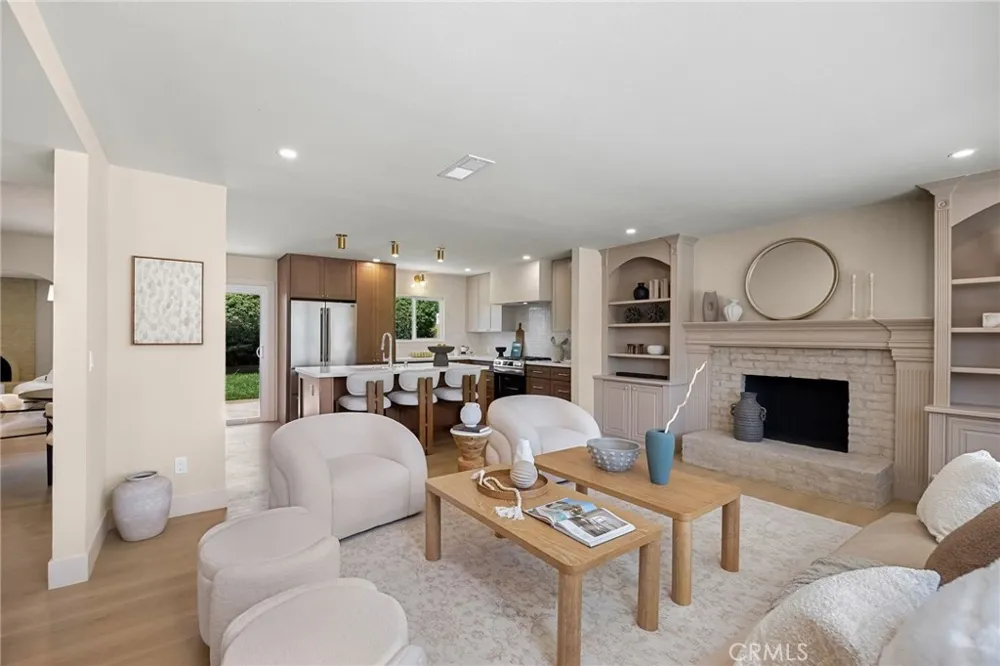 17571 Wrightwood Huntington Beach, CA 92649