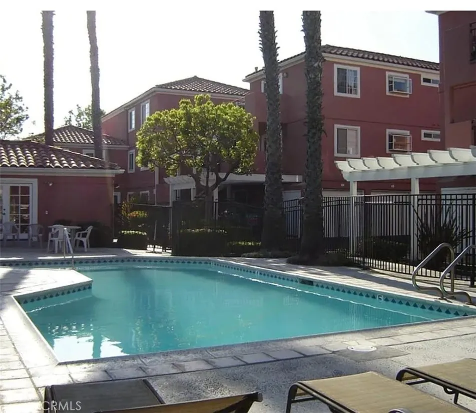 409 Utica #D43 Huntington Beach, CA 92648
