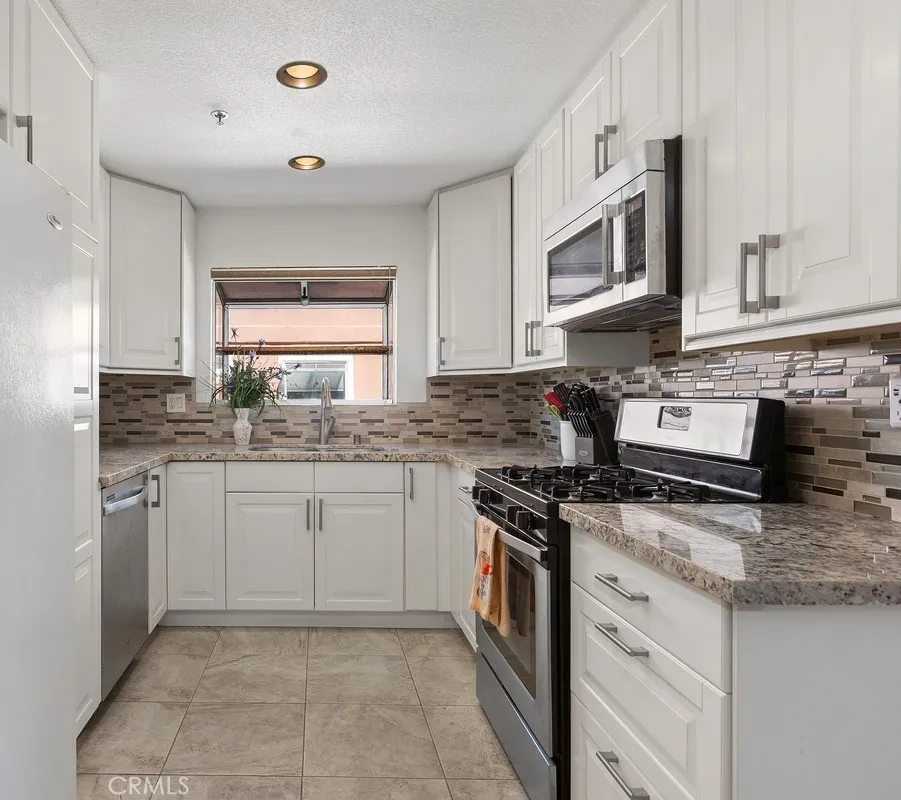409 Utica #D43 Huntington Beach, CA 92648