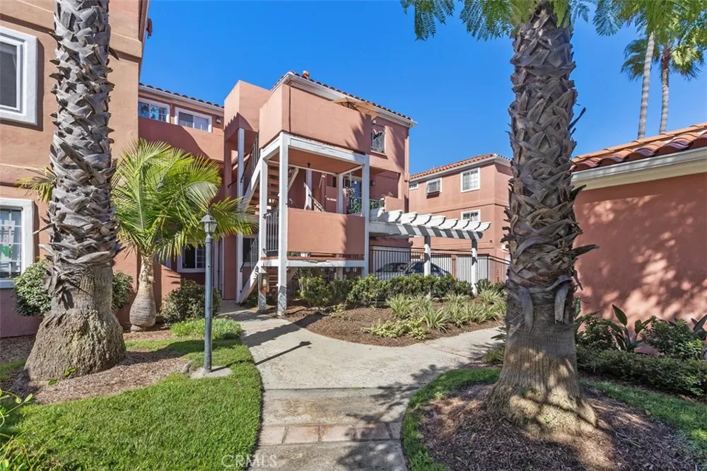 409 Utica #D43 Huntington Beach, CA 92648