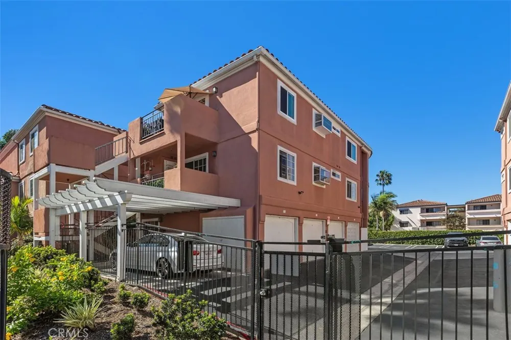 409 Utica #D43 Huntington Beach, CA 92648