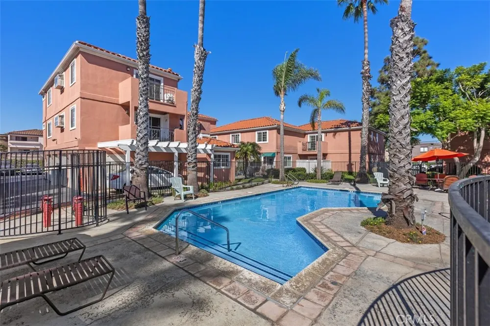 409 Utica #D43 Huntington Beach, CA 92648