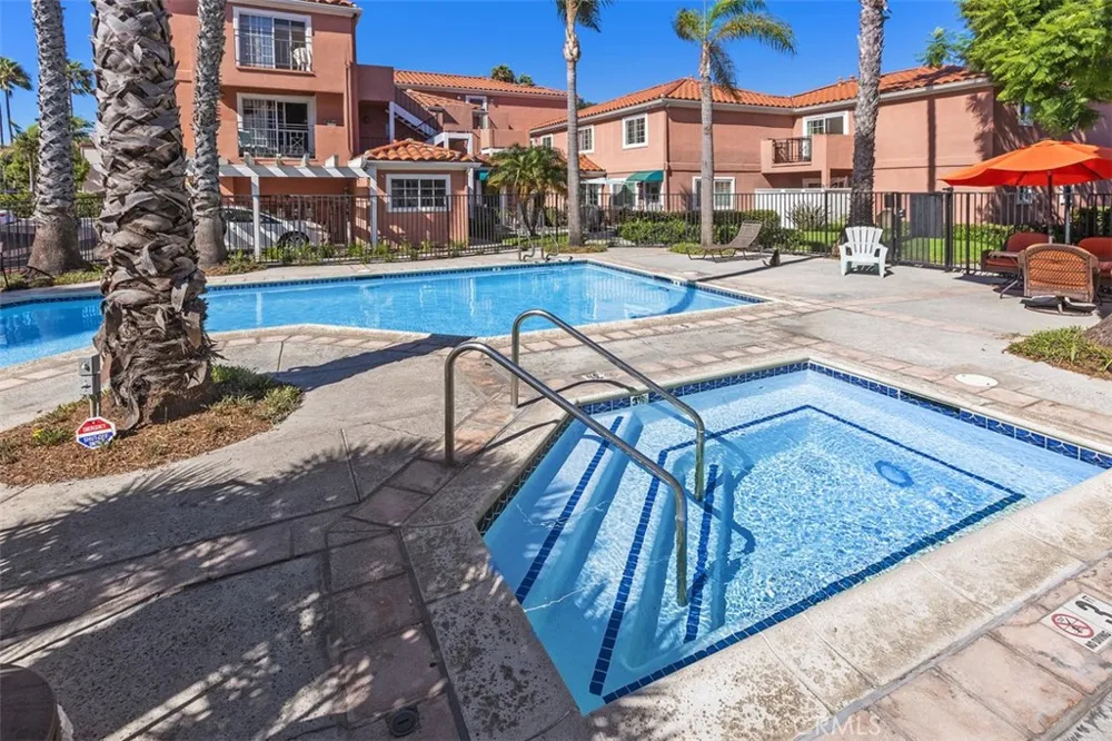 409 Utica #D43 Huntington Beach, CA 92648