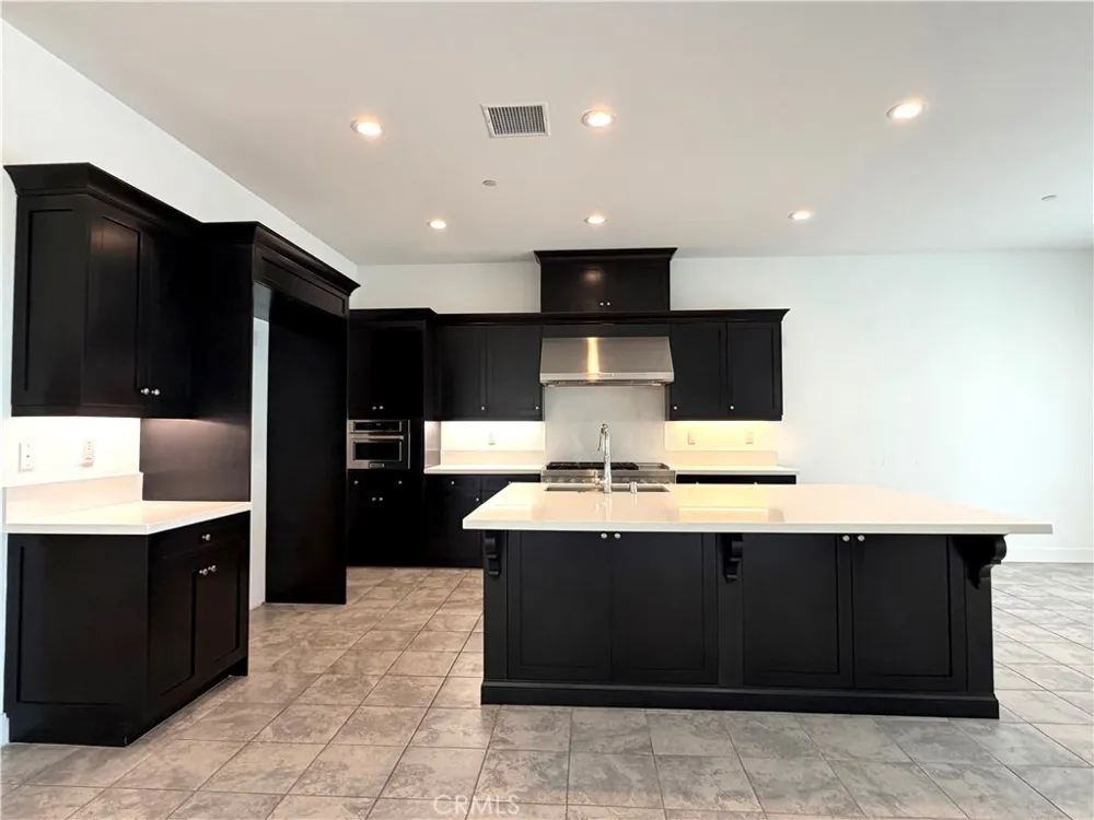 20756 W Bluebird Ct Porter Ranch, CA 91326