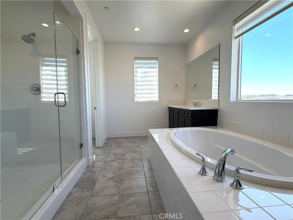 20756 W Bluebird Ct Porter Ranch, CA 91326