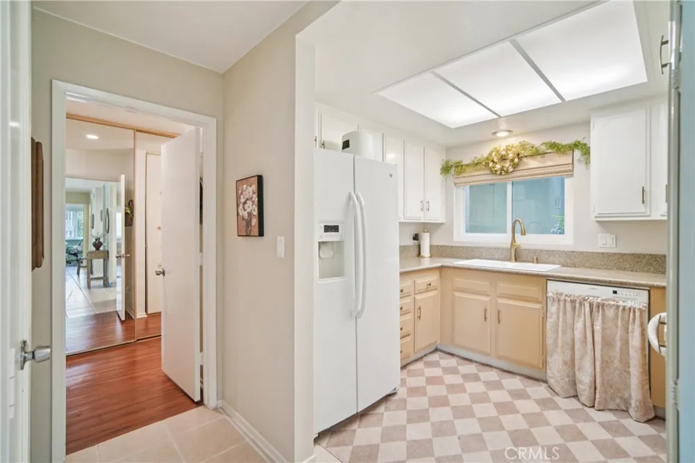 2402 Via Mariposa W #1E Laguna Woods, CA 92637