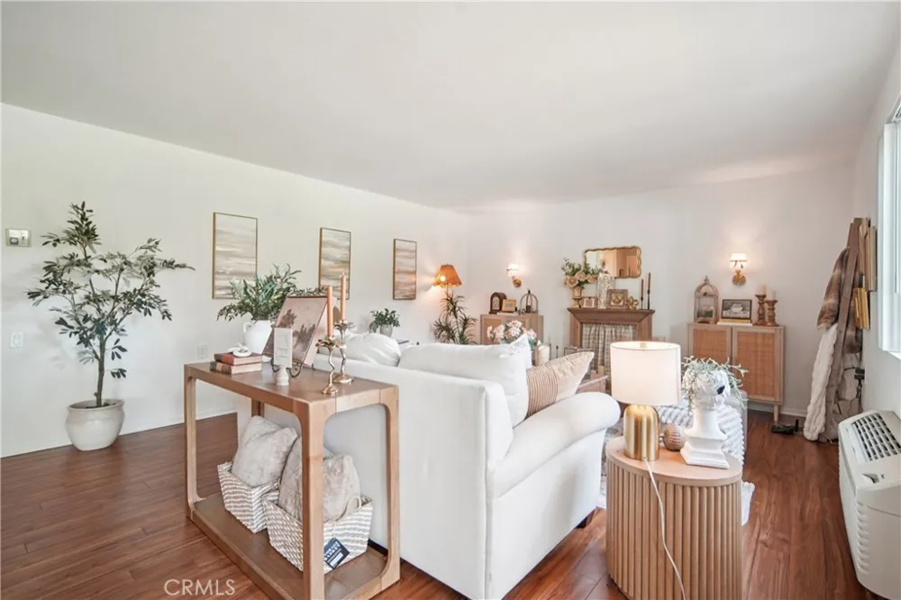 2402 Via Mariposa W #1E Laguna Woods, CA 92637