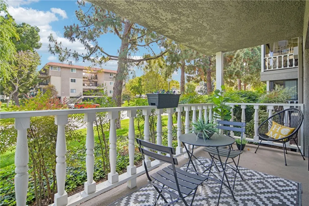 2402 Via Mariposa W #1E Laguna Woods, CA 92637