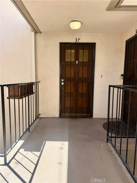 2575 E 19th