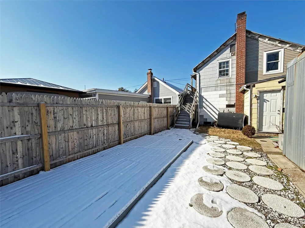 495 Montauk Highway East Quogue, NY 11942