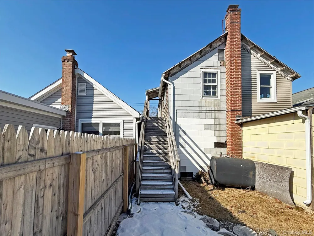 495 Montauk Highway East Quogue, NY 11942